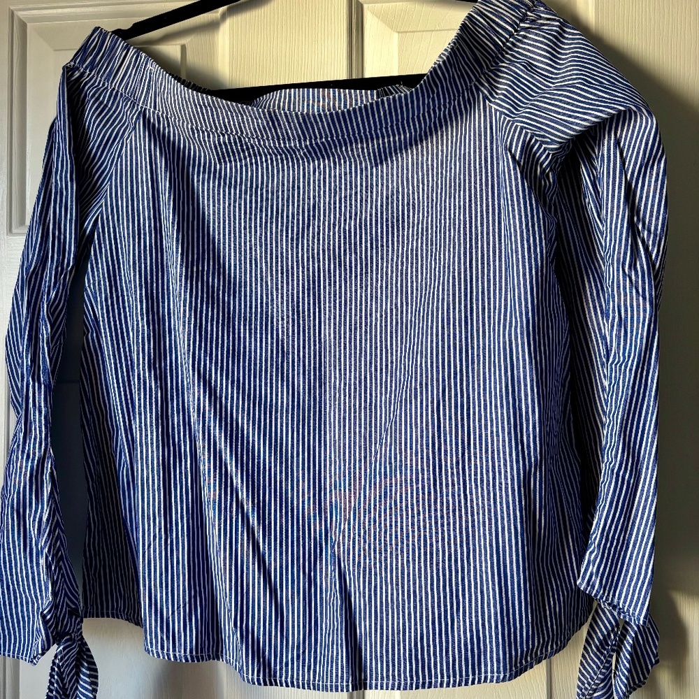 Seersucker Off the Shoulder Long-Sleeve Top!